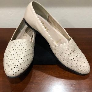 Women’s Bass flats size 10M beige